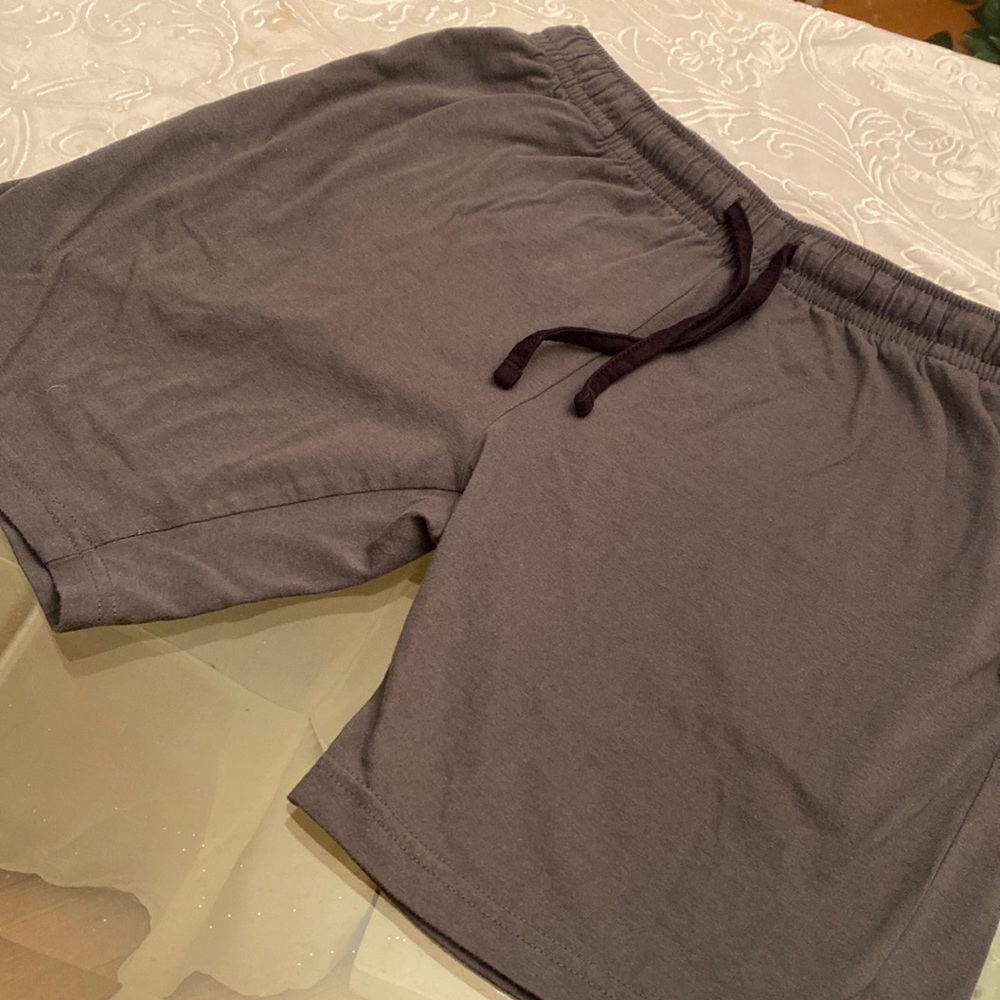 Draw strong shorts